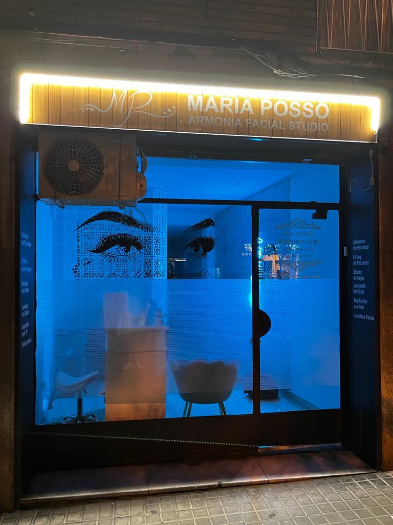 Entrada del estudio Armonía Facial en Barcelona